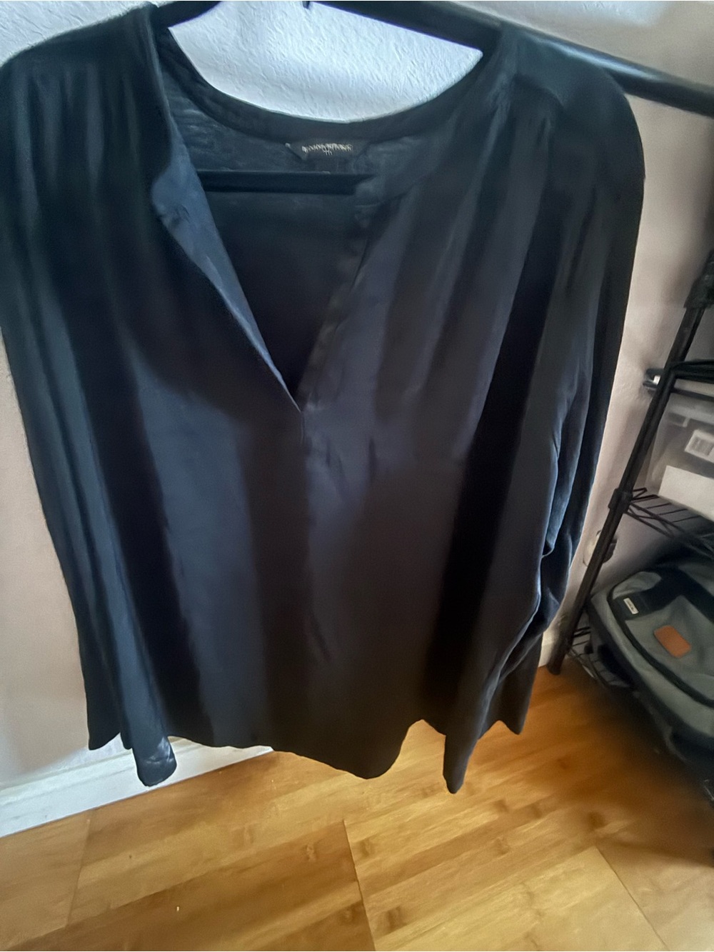 Banana Republic Black V-Neck Long Sleeve Tunic Top